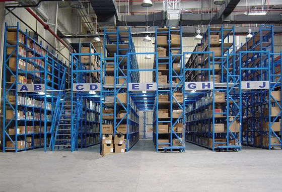 Mua Sàn trung tâm kho với hệ thống kệ. Giải pháp lưu trữ đa cấp sản xuất trực tuyến