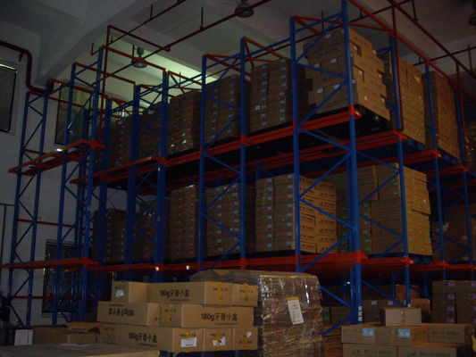 Mua cả hai bên truy cập sâu gấp đôi Drive Trong Pallet Racking để lưu trữ công nghiệp sản xuất trực tuyến
