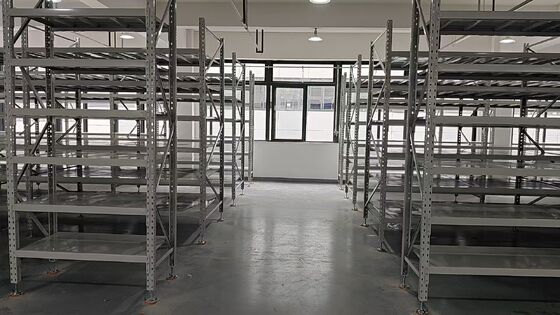 CTU & AMR tích hợp kệ công suất trung bình Cơ sở hạ tầng lưu trữ thông minh để hoàn thành tự động